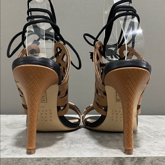 White House Black Market Tan & Black Strappy Heels Size 6.5 - Picture 7 of 13
